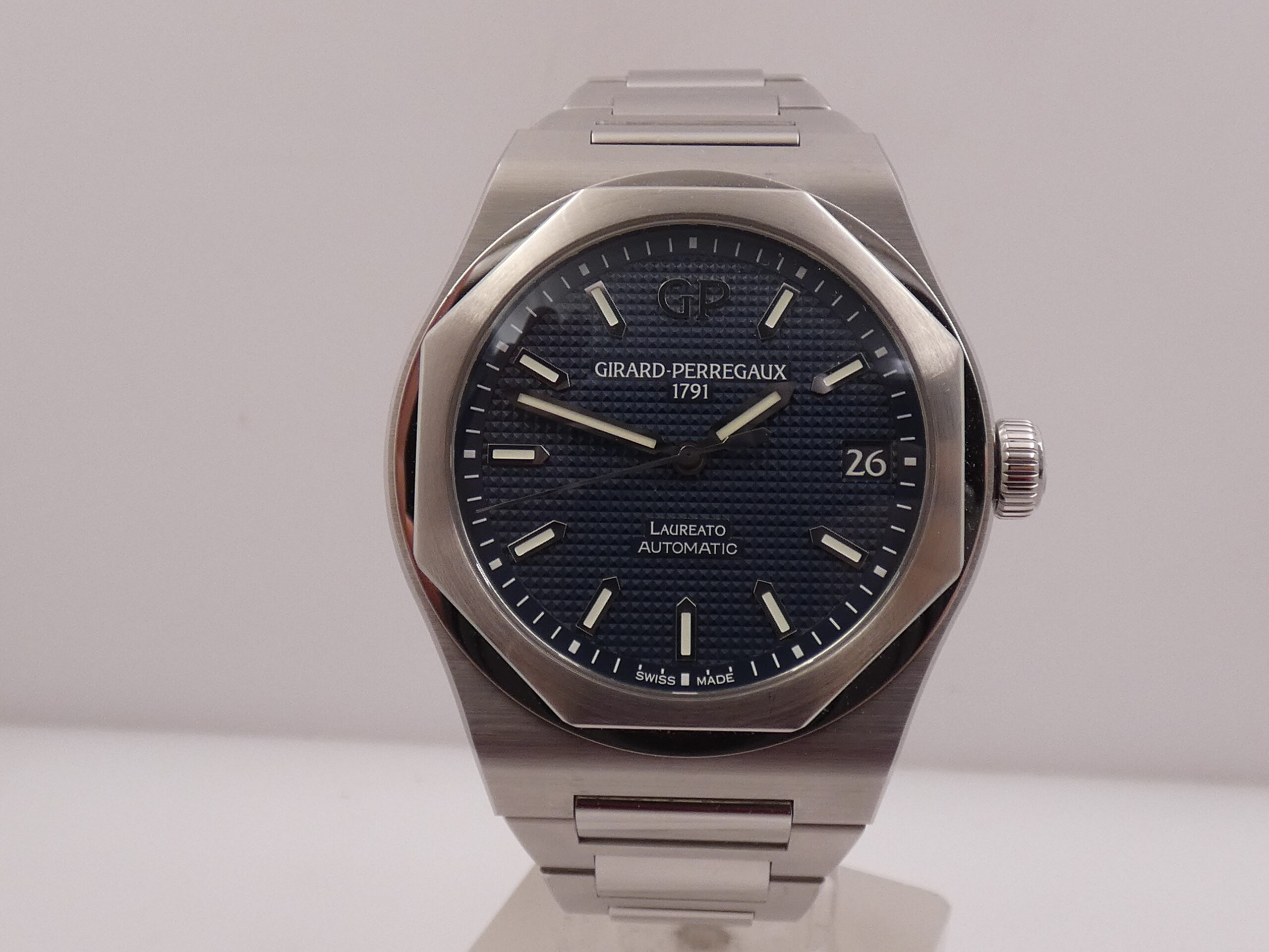 Girard Perregaux Laureato 81010 WITH PAPERS Anno 2021 TOP CONDITION Guillochè Blue Dial Automatico Acciaio - immagine 9