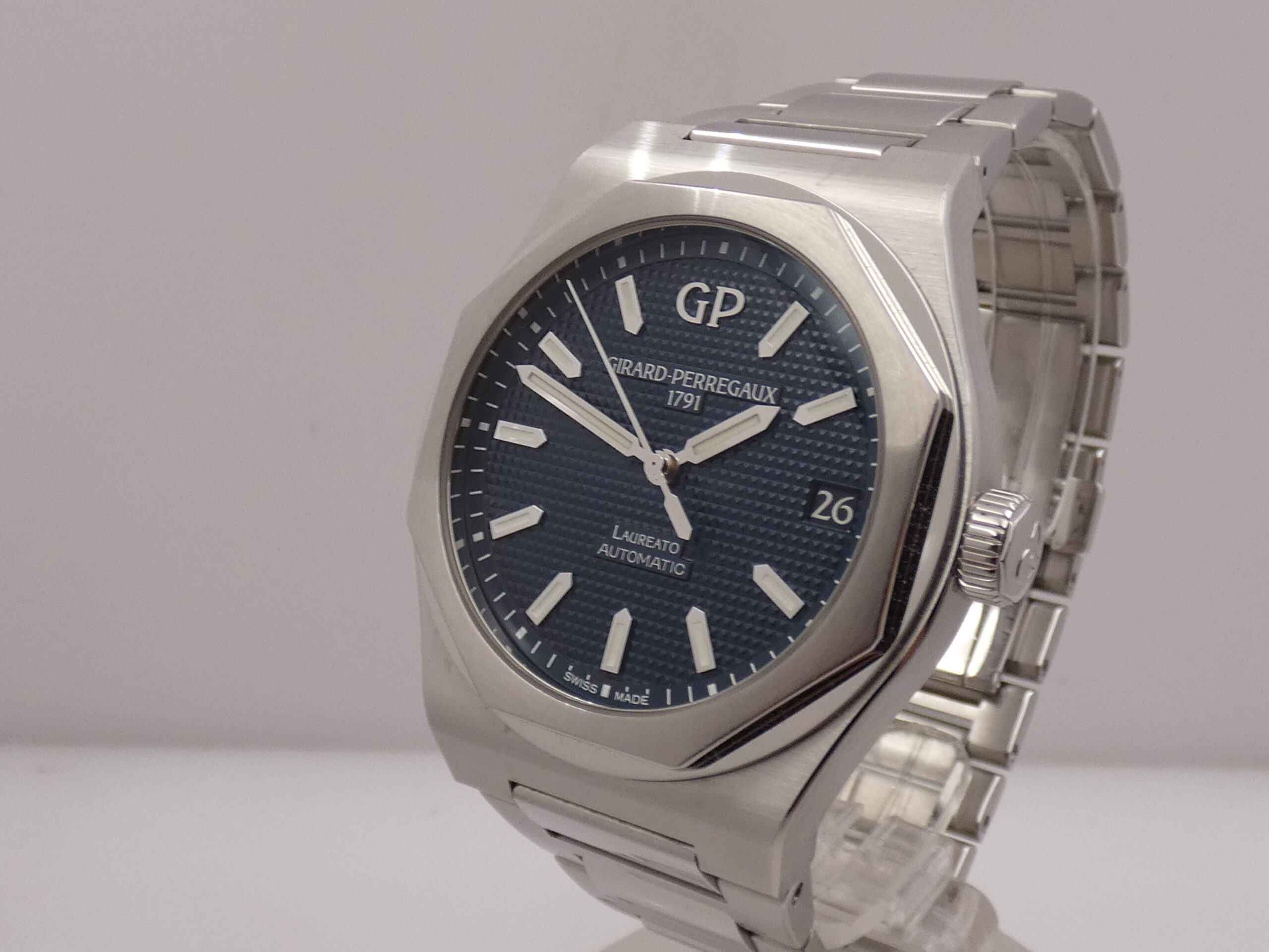 Girard Perregaux Laureato 81010 WITH PAPERS Anno 2021 TOP CONDITION Guillochè Blue Dial Automatico Acciaio - immagine 10