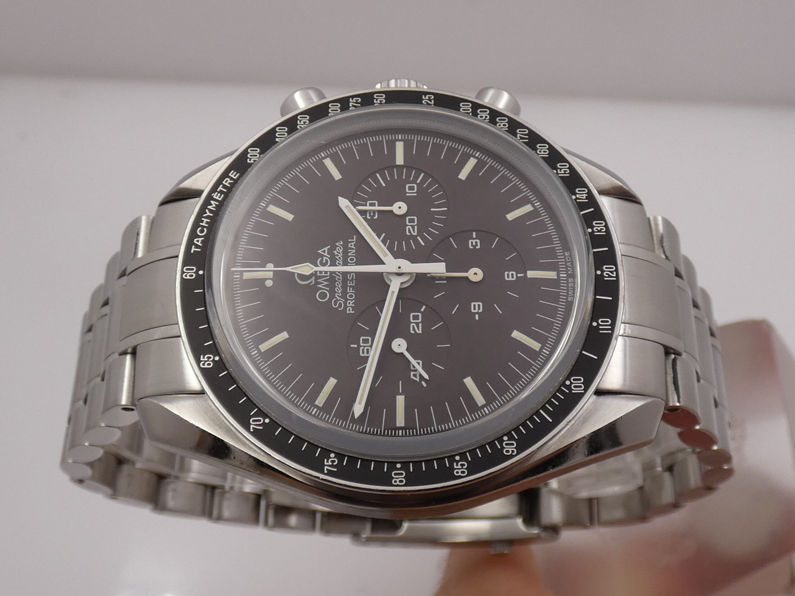 Cronografo Omega Speedmaster Professional Moonwatch CHOCOLATE BOX PAPERS & TAG PRICE Anno 2011 Manuale Acciaio BRACCIALATO