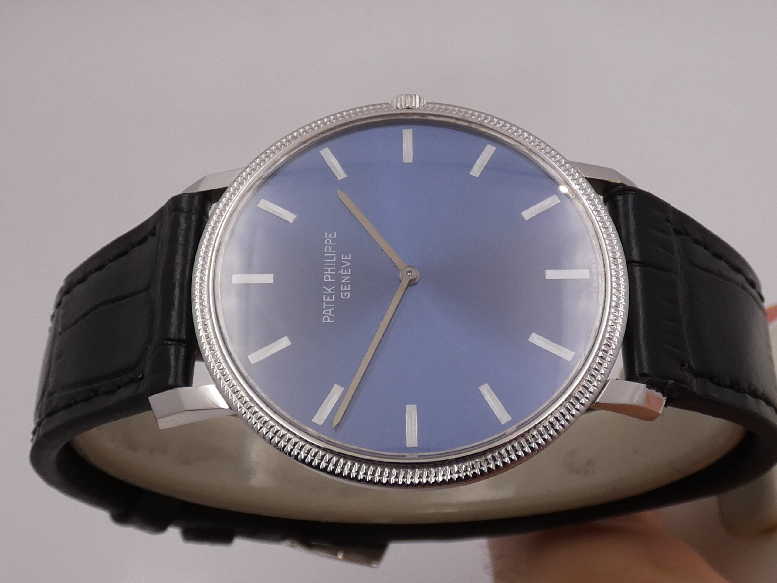 Patek Philippe Calatrava Ultra Thin 3590 Automatic SIGMA Blue Dial 18Kt White Gold MINT CONDITION 21Kt Gold Rotor Clous de Paris Bezel YEARS '70s