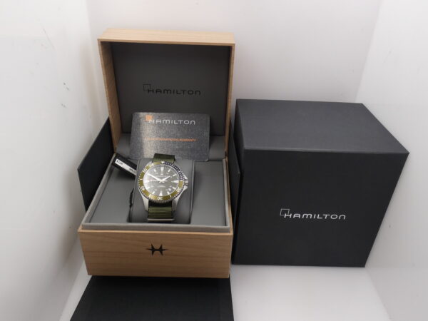 Hamilton Khaki Navy Scuba Green NEW BOX&PAPERS Automatico Mai Indossato Acciaio H82375961