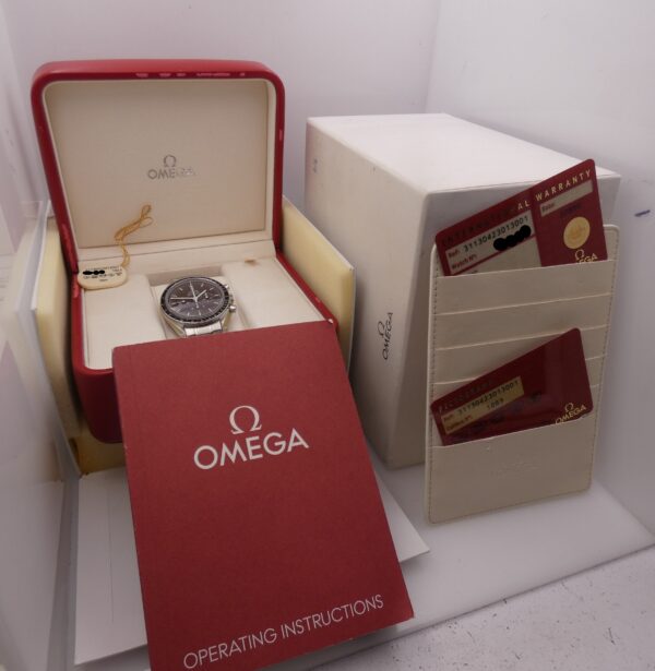 Cronografo Omega Speedmaster Professional Moonwatch CHOCOLATE BOX PAPERS & TAG PRICE Anno 2011 Manuale Acciaio BRACCIALATO