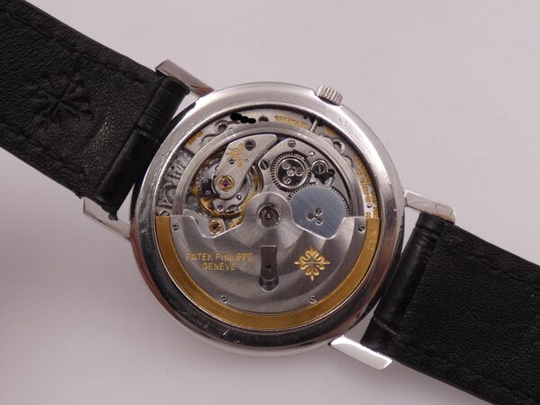 Patek Philippe Calatrava Ultra Thin 3590 Automatic SIGMA Blue Dial 18Kt White Gold MINT CONDITION 21Kt Gold Rotor Clous de Paris Bezel YEARS '70s