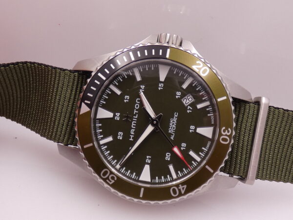 Hamilton Khaki Navy Scuba Green NEW BOX&PAPERS Automatico Mai Indossato Acciaio H82375961