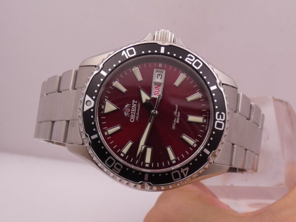 Orient Kamasu Mako III RED Automatic Day-Date BOX&PAPERS Febbraio 2025 Acciaio Ref. RA-AA0003R