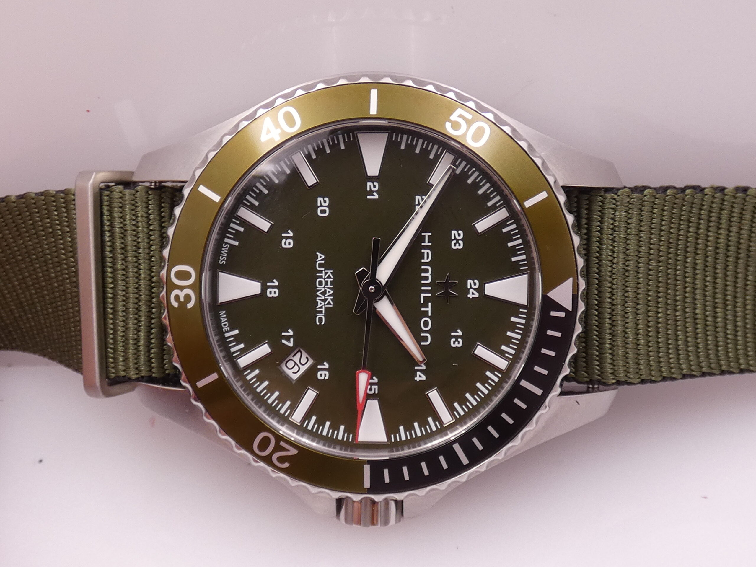 Hamilton Khaki Navy Scuba Green NEW BOX&PAPERS Automatico Mai Indossato Acciaio H82375961 - immagine 7