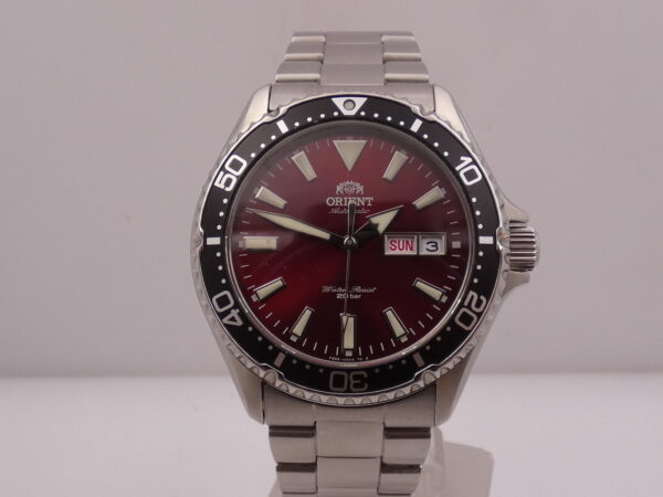 Orient Kamasu Mako III RED Automatic Day-Date BOX&PAPERS Febbraio 2025 Acciaio Ref. RA-AA0003R