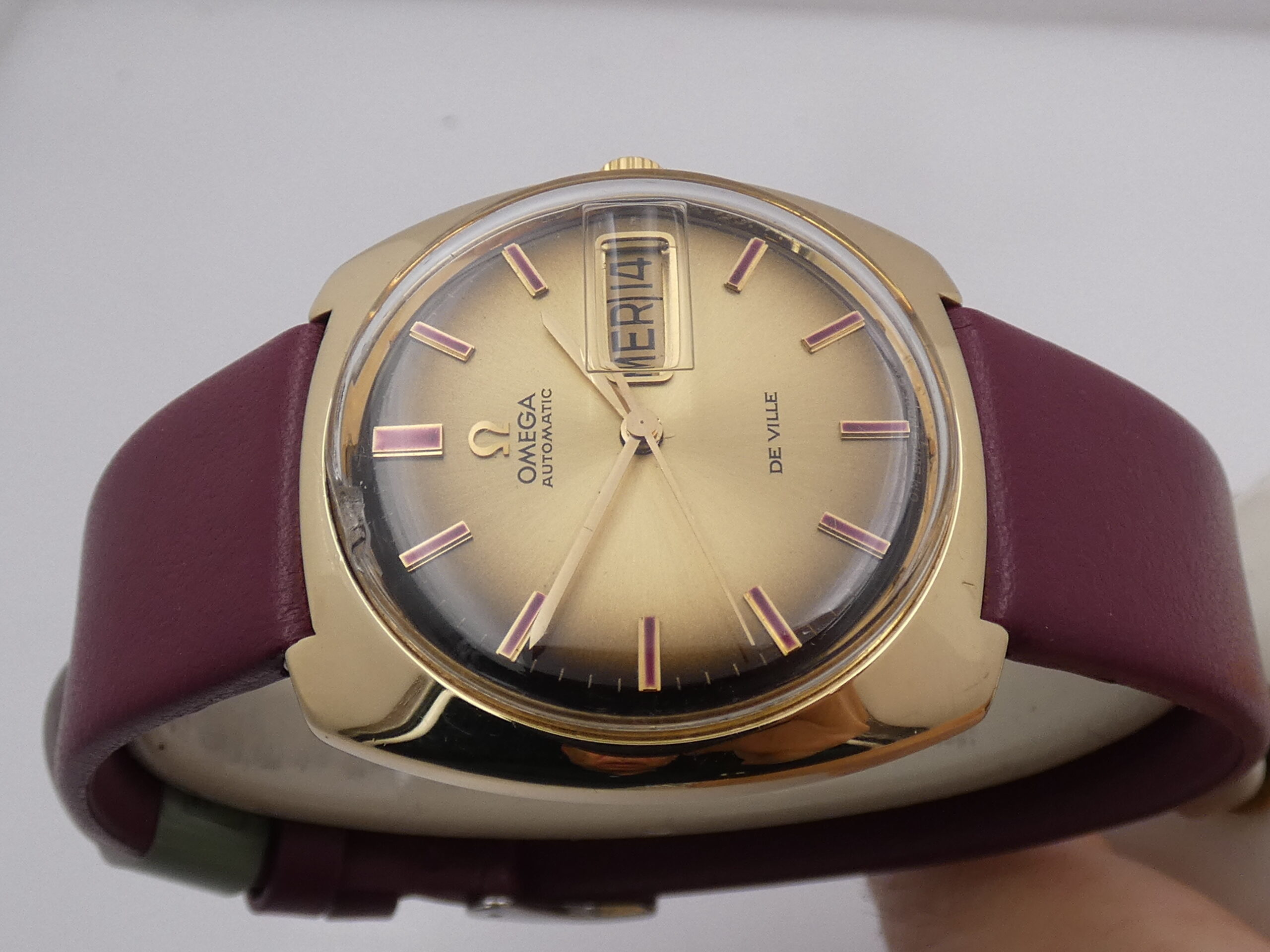 Rarissimo Omega De Ville 166.053 O.M. Dial Borgogna Index Automatico Oro Massiccio 18Kt ANNO 1970