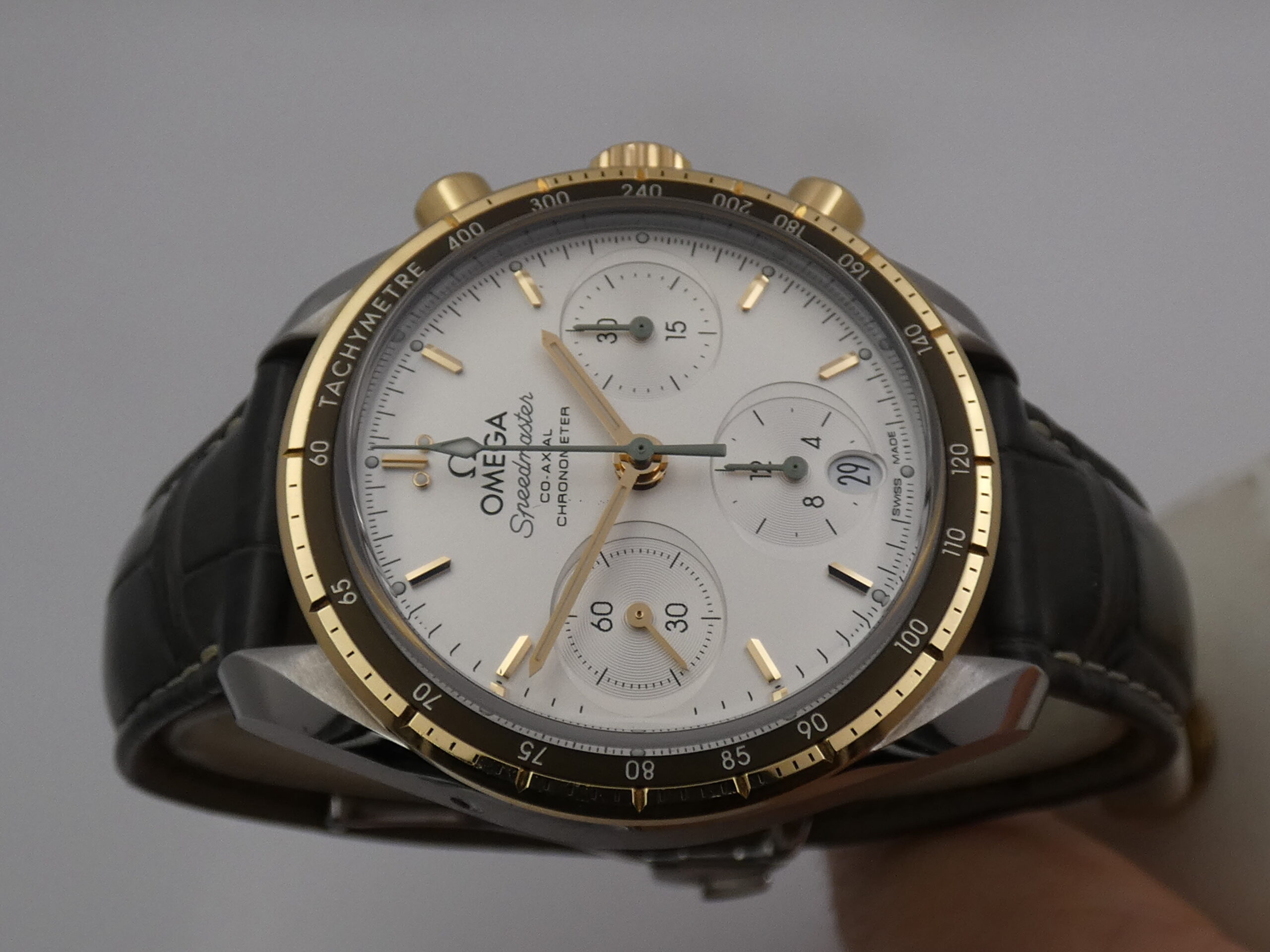 Cronografo Omega Speedmaster Co-Axial Lunetta Oro 18Kt BOX&PAPERS TOP CONDITION Anno 2022 Automatico 324.23.38.50.02.001