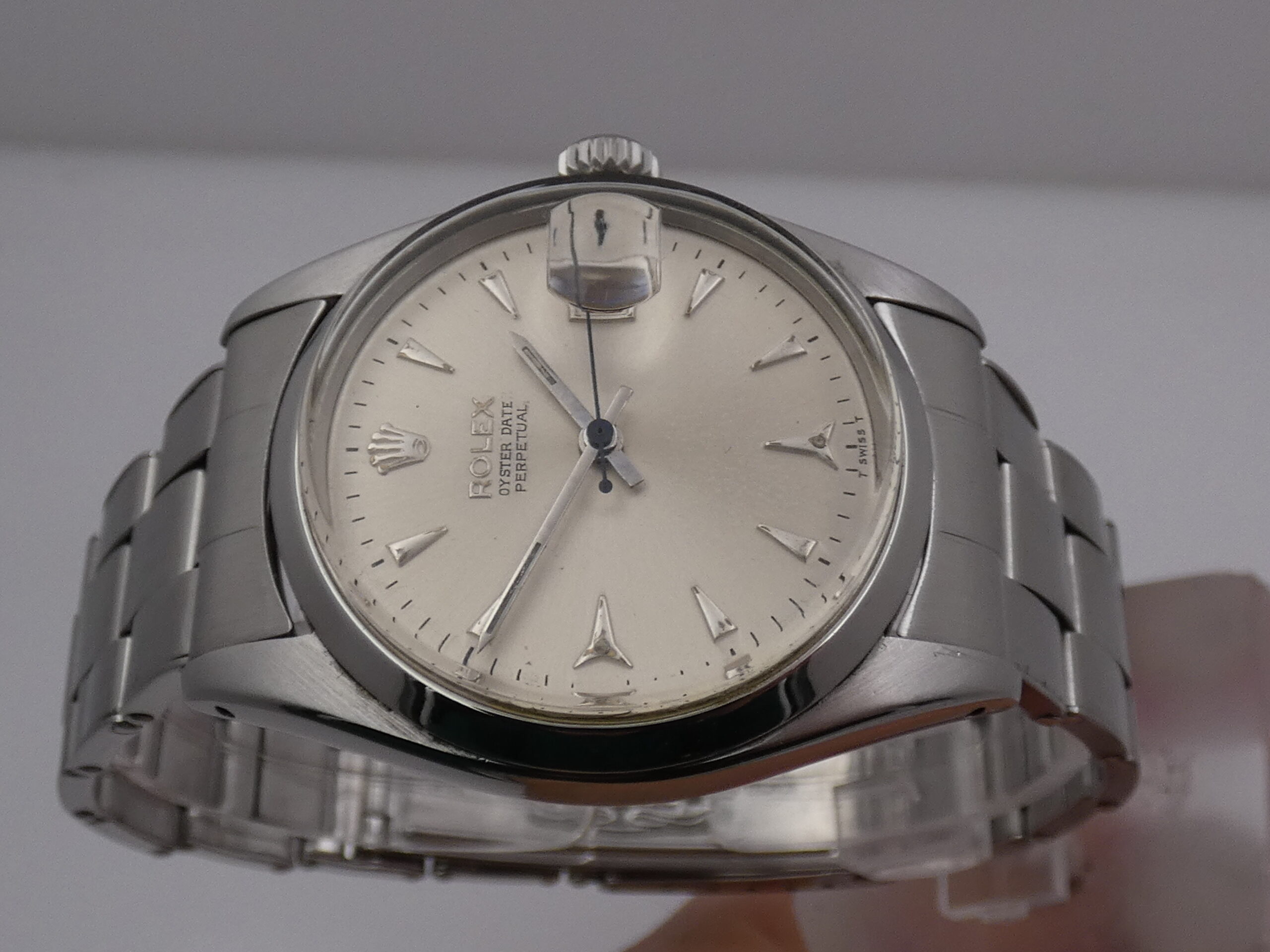 Rolex Oyster Perpetual Date 6530 'Roulette' Shark Tooth Dial Anno 1955 Bracciale Rivettato Automatico Rotore a Farfalla