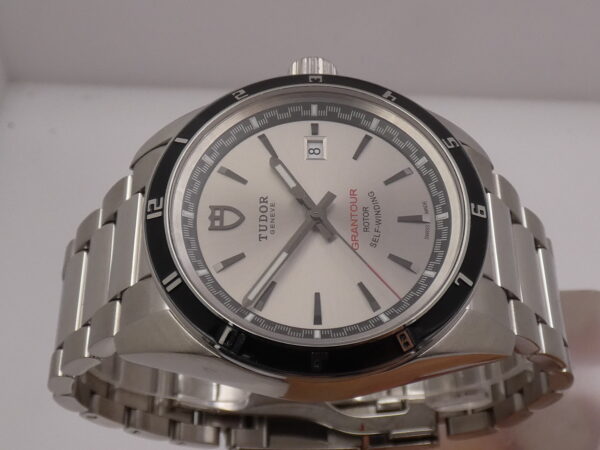Tudor Grantour Date 20500N NEW OLD STOCK With BOX Automatico Mai indossato Braccialato