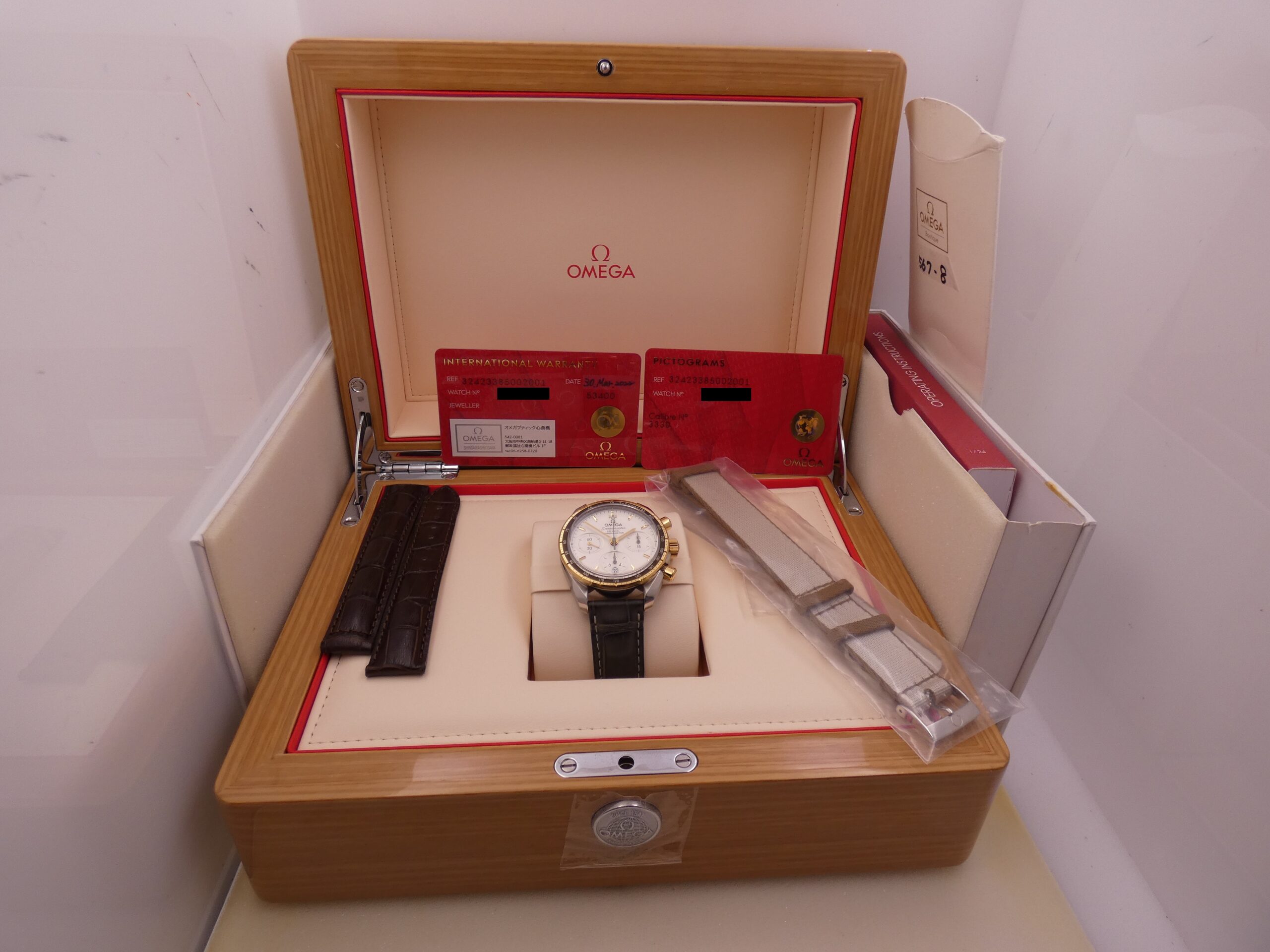 Cronografo Omega Speedmaster Co-Axial Lunetta Oro 18Kt BOX&PAPERS TOP CONDITION Anno 2022 Automatico 324.23.38.50.02.001 - immagine 12