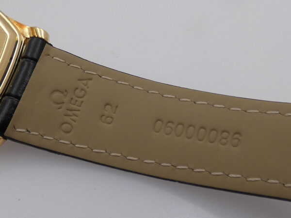 Omega De Ville Prestige Ultra Raro Jumping Hour 4653.31.00 Oro 18Kt BOX&PAPERS TOP CONDITION Anno 2002 Automatico