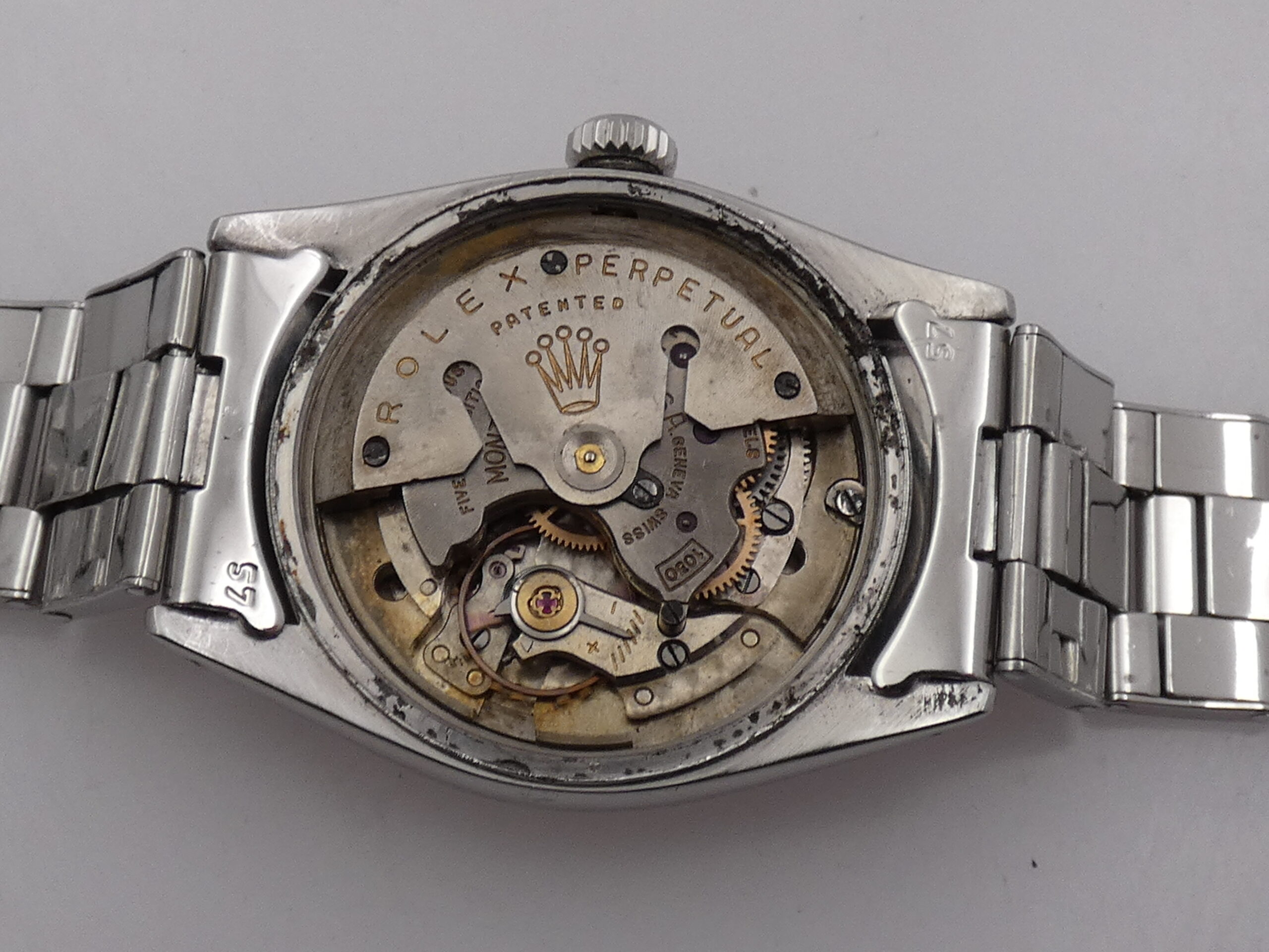 Rolex Oyster Perpetual Date 6530 'Roulette' Shark Tooth Dial Anno 1955 Bracciale Rivettato Automatico Rotore a Farfalla - immagine 17