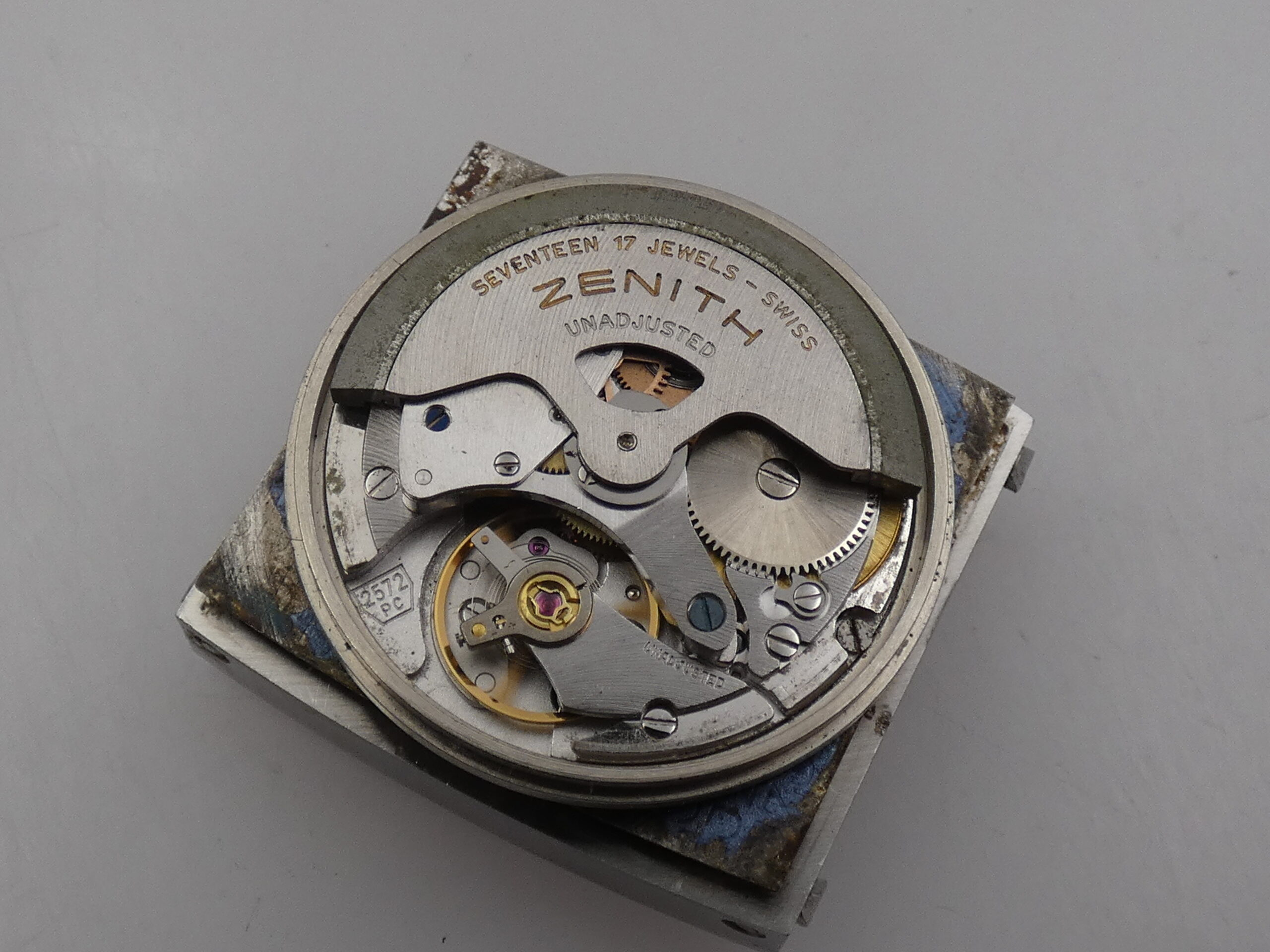 Zenith Surf Automatic ANNI '70s Oversize Tapissè Blue Dial 01-0030-380 Acciaio Braccialato Vintage - immagine 17