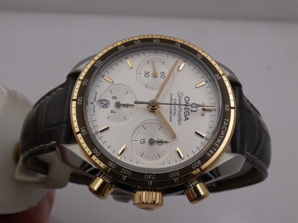 Cronografo Omega Speedmaster Co-Axial Lunetta Oro 18Kt BOX&PAPERS TOP CONDITION Anno 2022 Automatico 324.23.38.50.02.001
