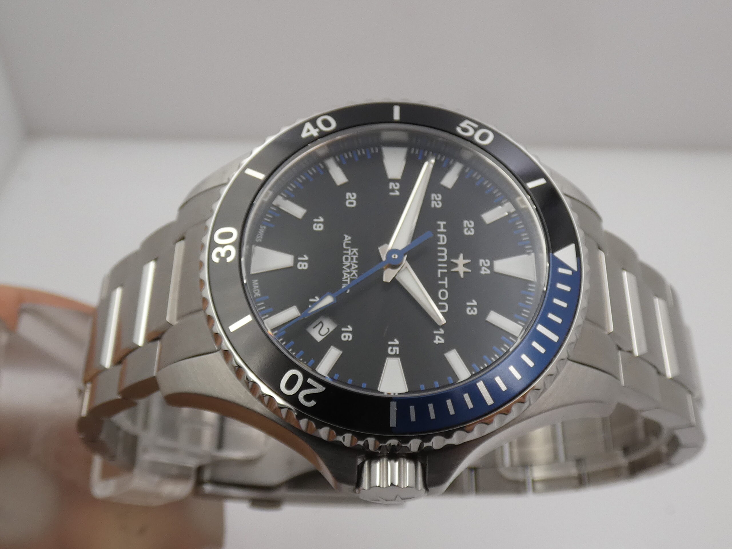 Hamilton Khaki Navy Scuba Batman H823151 BOX&PAPERS Aprile 2024 Automatico Acciaio - immagine 3