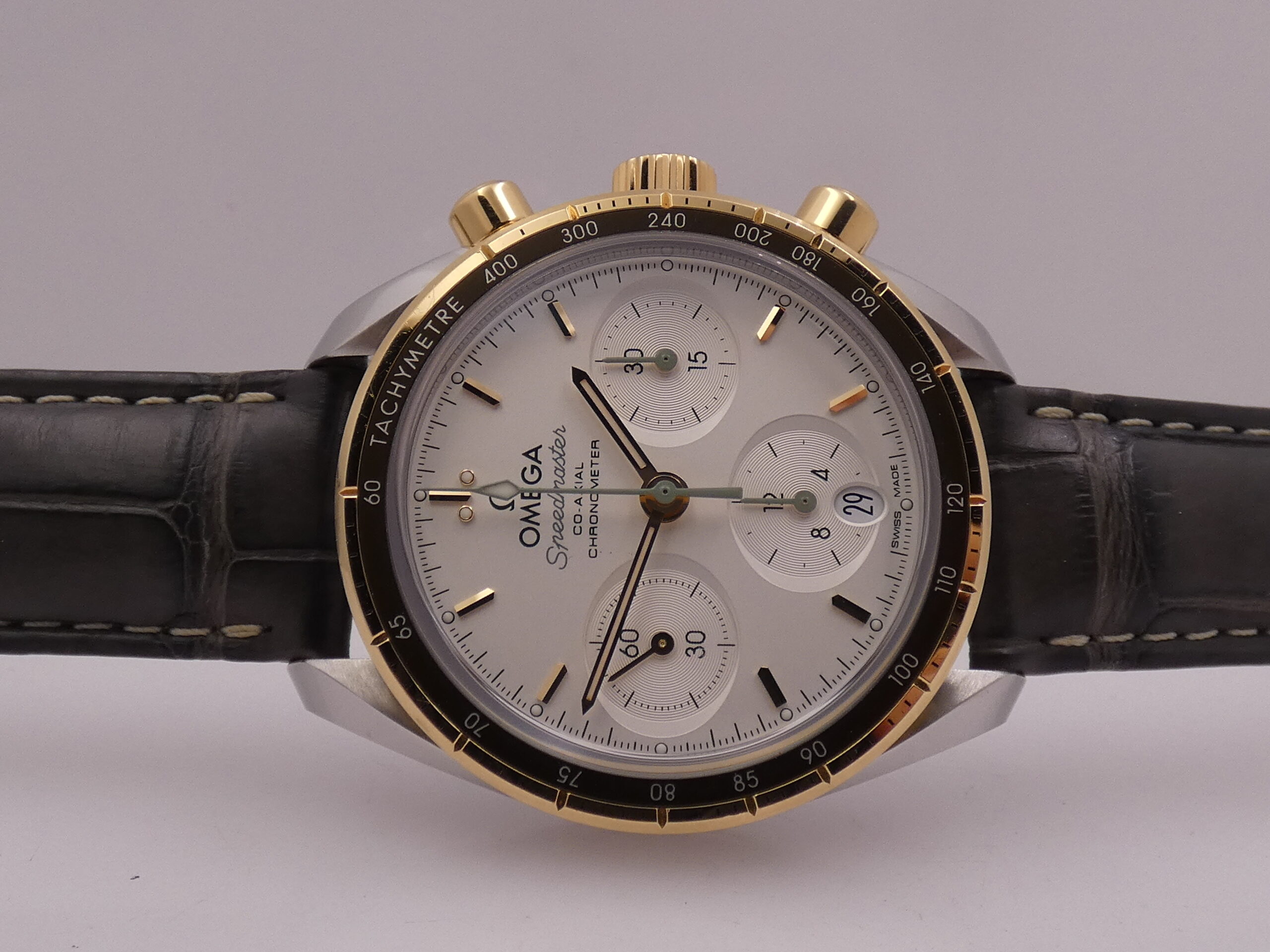 Cronografo Omega Speedmaster Co-Axial Lunetta Oro 18Kt BOX&PAPERS TOP CONDITION Anno 2022 Automatico 324.23.38.50.02.001 - immagine 4