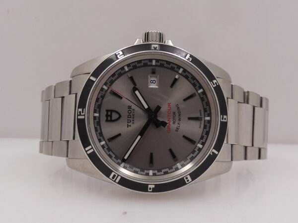 Tudor Grantour Date 20500N NEW OLD STOCK With BOX Automatico Mai indossato Braccialato