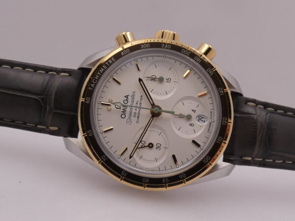Cronografo Omega Speedmaster Co-Axial Lunetta Oro 18Kt BOX&PAPERS TOP CONDITION Anno 2022 Automatico 324.23.38.50.02.001