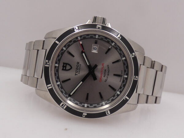 Tudor Grantour Date 20500N NEW OLD STOCK With BOX Automatico Mai indossato Braccialato