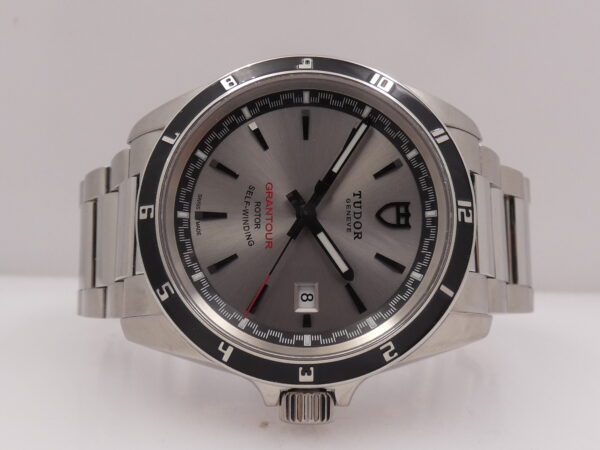 Tudor Grantour Date 20500N NEW OLD STOCK With BOX Automatico Mai indossato Braccialato