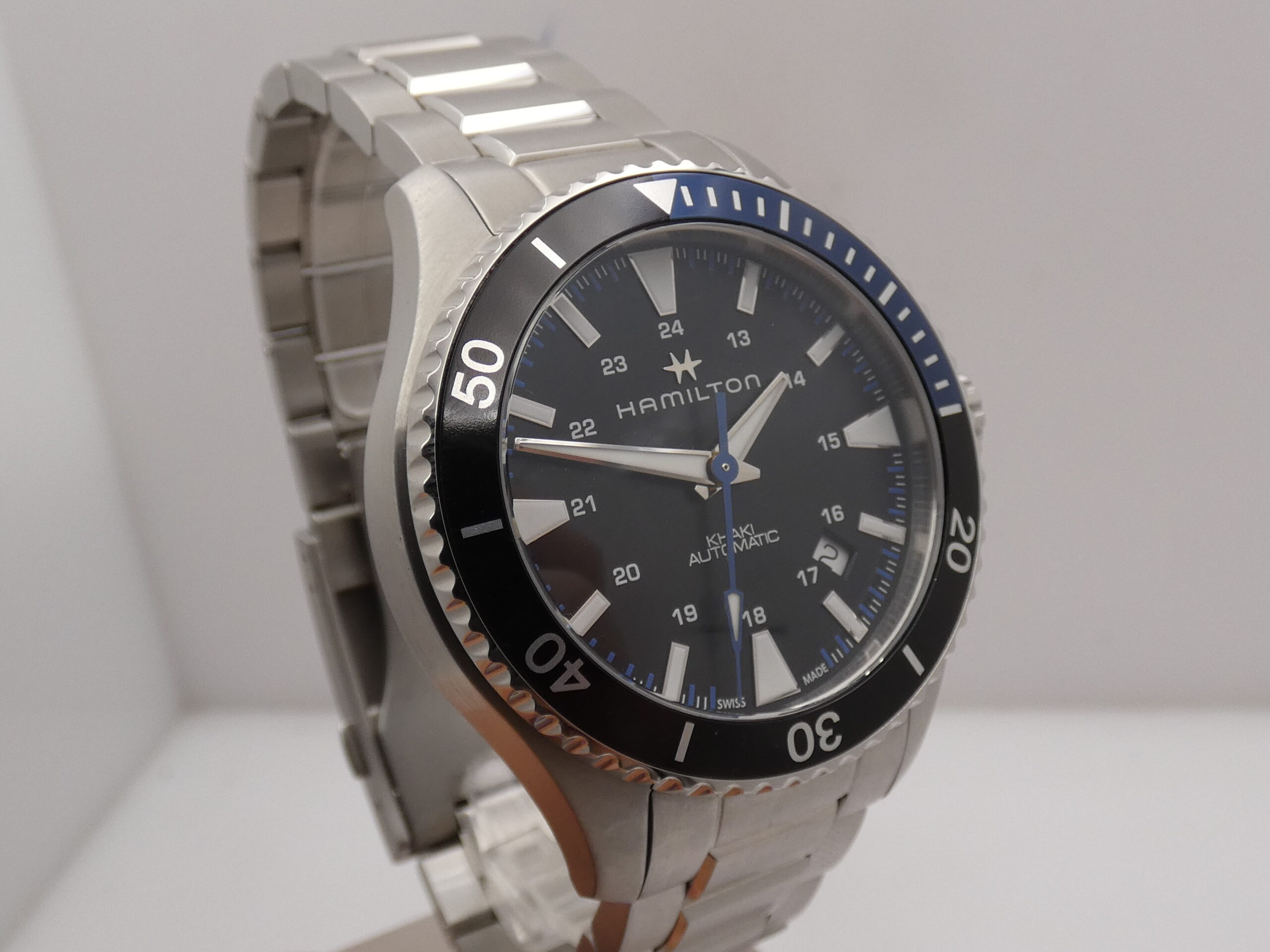 Hamilton Khaki Navy Scuba Batman H823151 BOX&PAPERS Aprile 2024 Automatico Acciaio - immagine 10