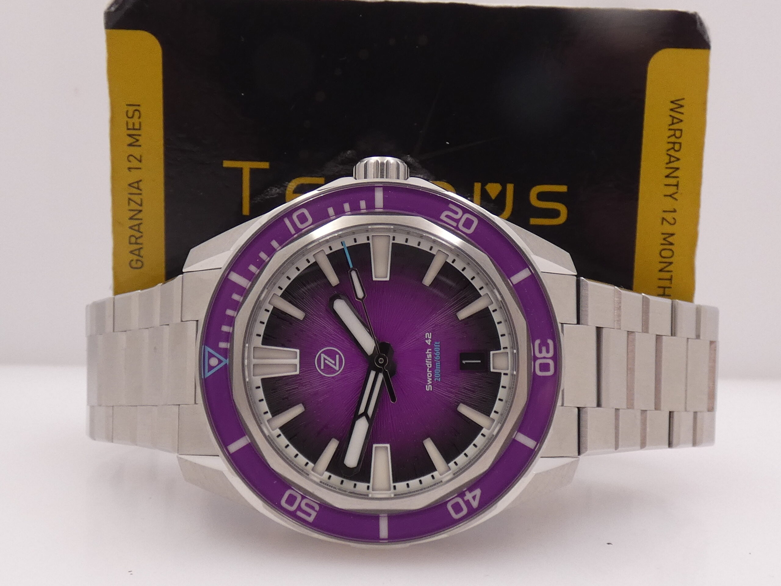 Zelos Swordfish 42 200m LIKE NEW BOX&PAPERS Dicembre 2025 PURPLE DIAL & BEZEL Acciaio Braccialato Limited Edition 150pz al MONDO - immagine 2