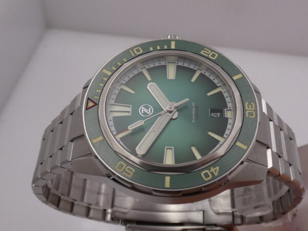 Zelos Swordfish 40 200m LIKE NEW BOX&PAPERS Anno 2021 Quadrante & Ghiera Verde Smeraldo Limited Edition 200pcs al Mondo