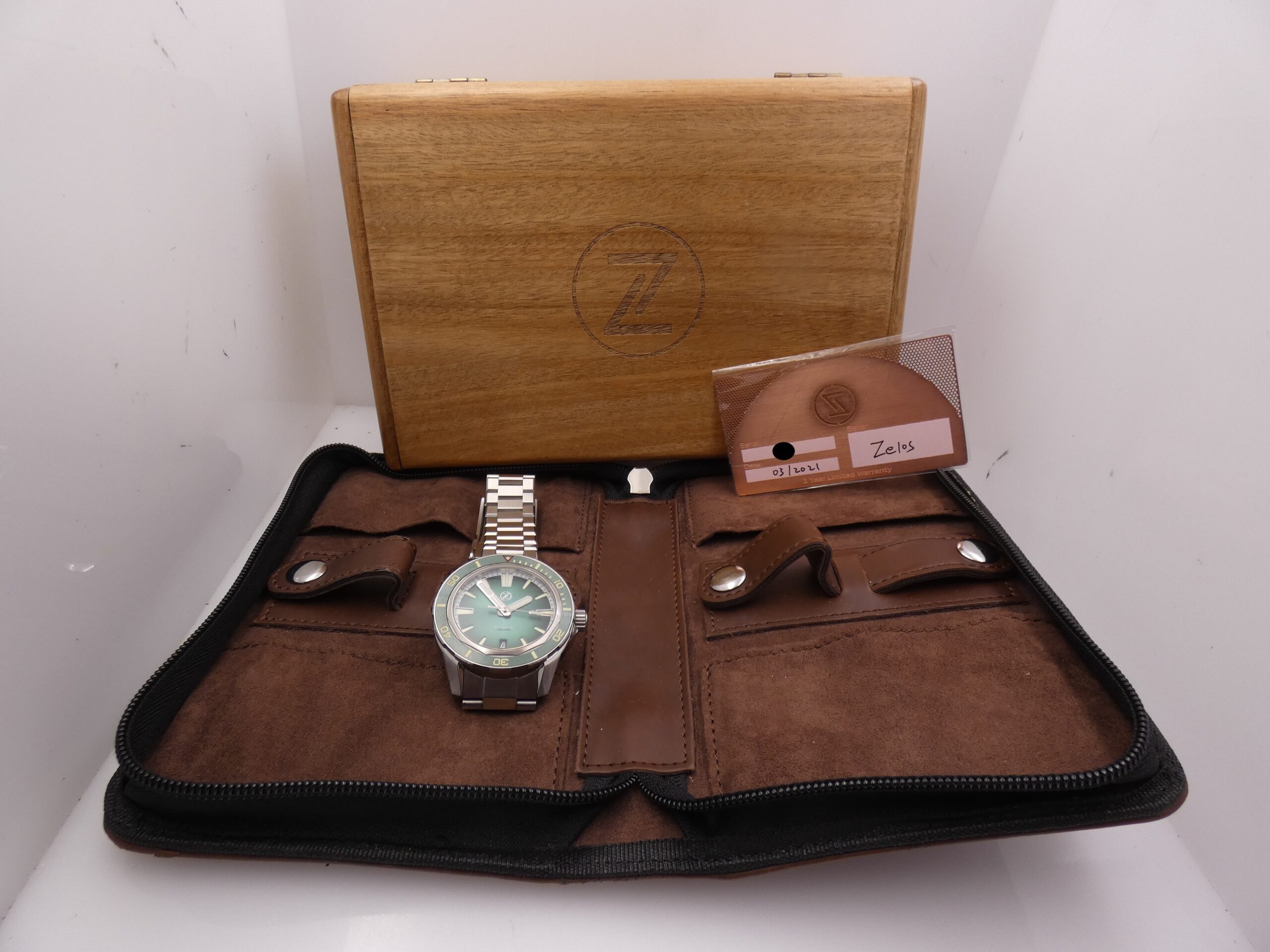 Zelos Swordfish 40 200m LIKE NEW BOX&PAPERS Anno 2021 Quadrante & Ghiera Verde Smeraldo Limited Edition 200pcs al Mondo - immagine 12