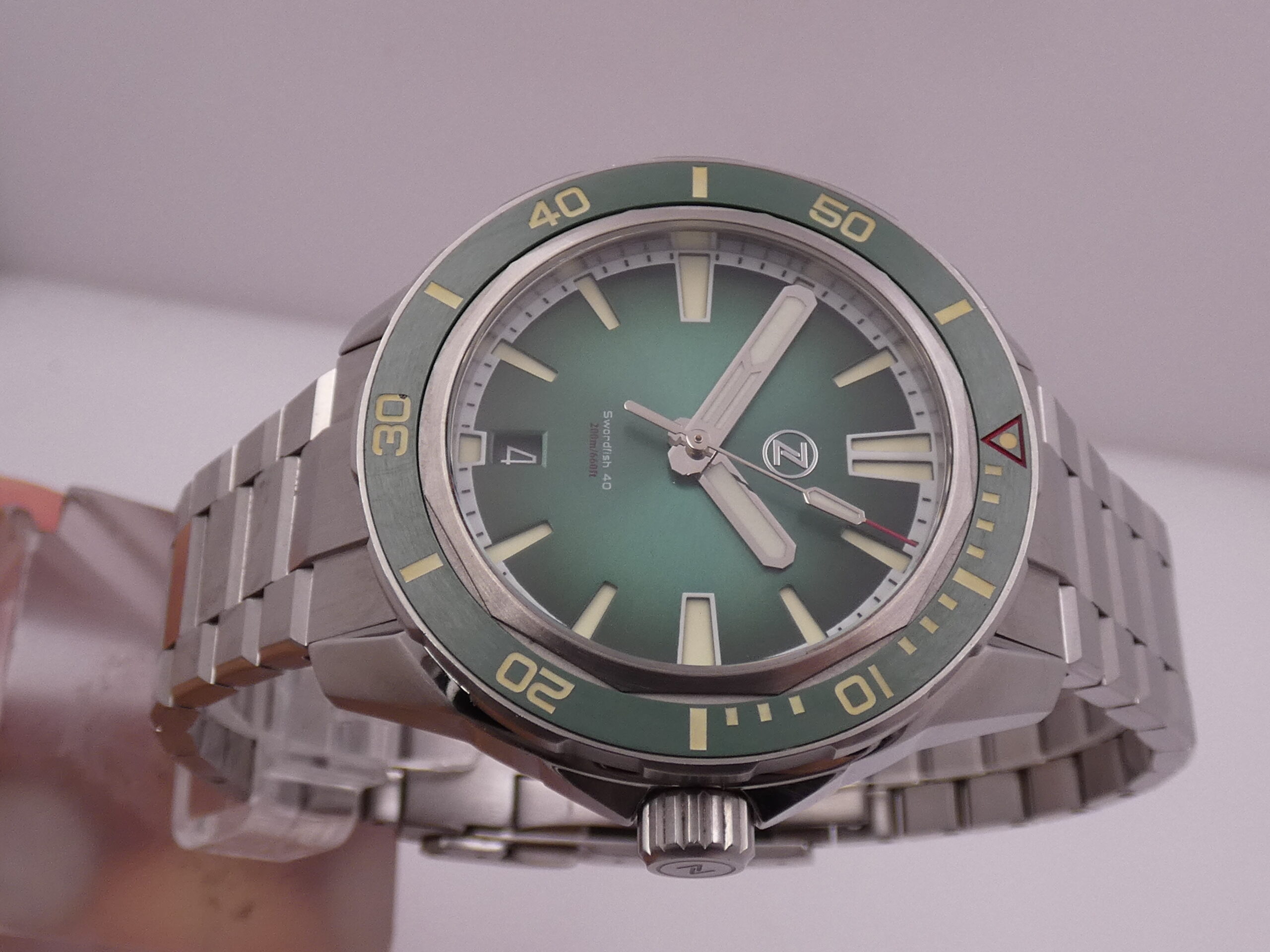 Zelos Swordfish 40 200m LIKE NEW BOX&PAPERS Anno 2021 Quadrante & Ghiera Verde Smeraldo Limited Edition 200pcs al Mondo - immagine 3