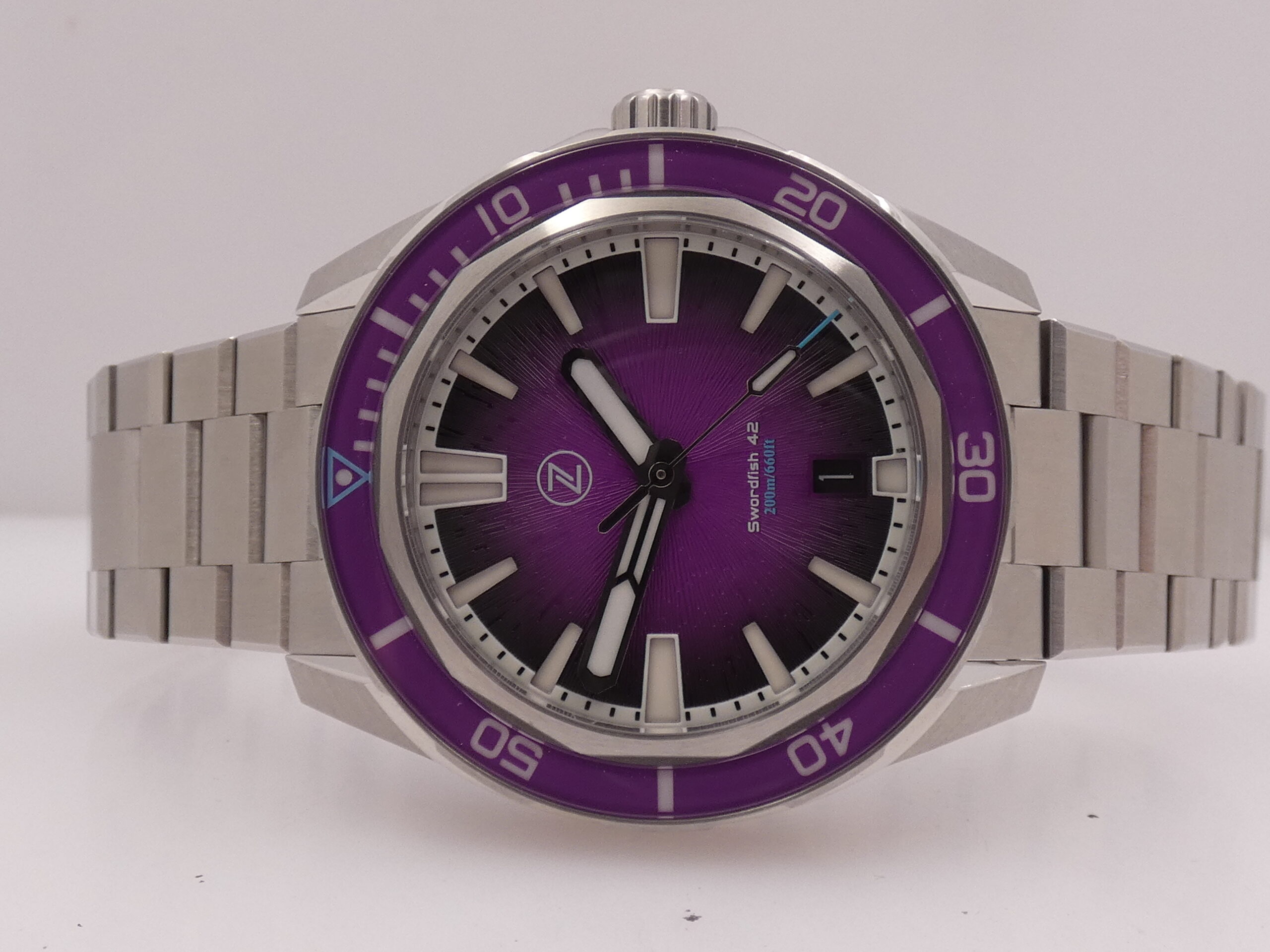 Zelos Swordfish 42 200m LIKE NEW BOX&PAPERS Dicembre 2025 PURPLE DIAL & BEZEL Acciaio Braccialato Limited Edition 150pz al MONDO - immagine 3
