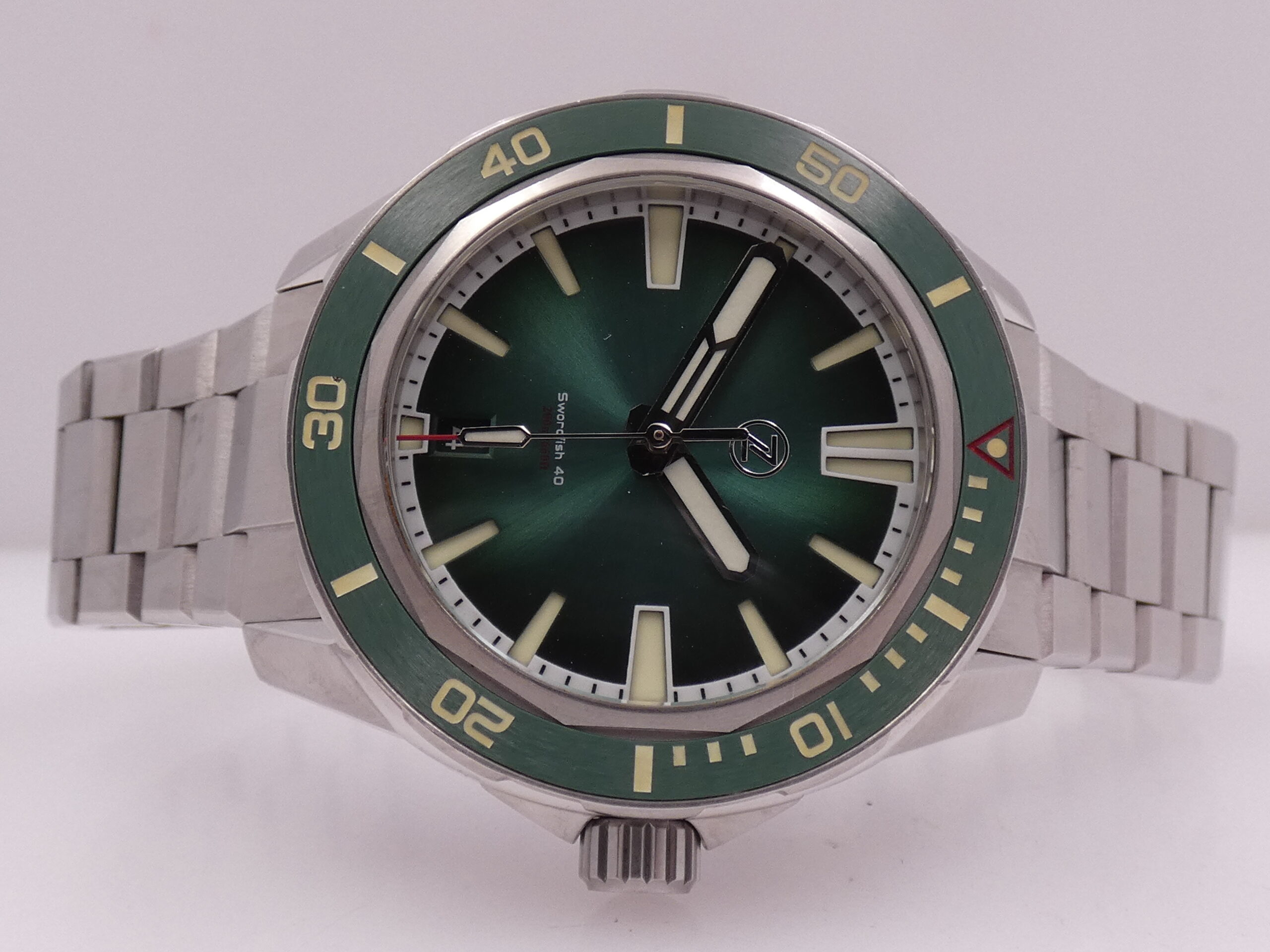 Zelos Swordfish 40 200m LIKE NEW BOX&PAPERS Anno 2021 Quadrante & Ghiera Verde Smeraldo Limited Edition 200pcs al Mondo - immagine 6