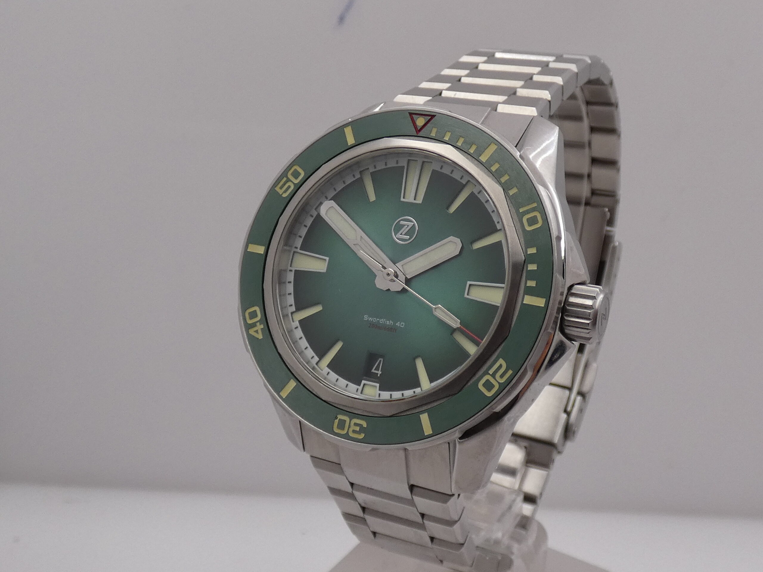 Zelos Swordfish 40 200m LIKE NEW BOX&PAPERS Anno 2021 Quadrante & Ghiera Verde Smeraldo Limited Edition 200pcs al Mondo - immagine 9