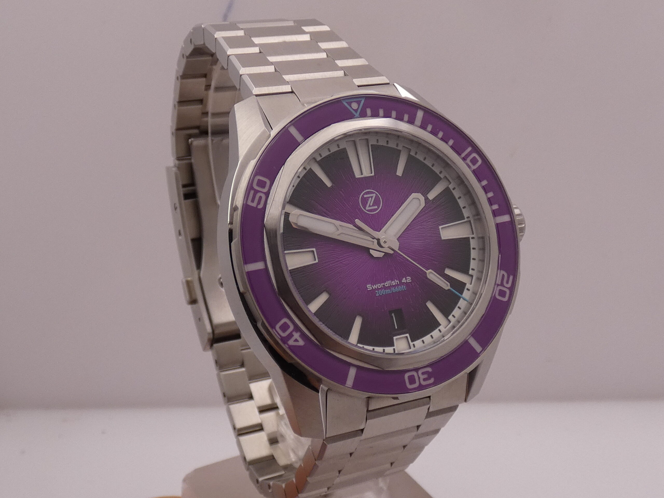Zelos Swordfish 42 200m LIKE NEW BOX&PAPERS Dicembre 2025 PURPLE DIAL & BEZEL Acciaio Braccialato Limited Edition 150pz al MONDO - immagine 9
