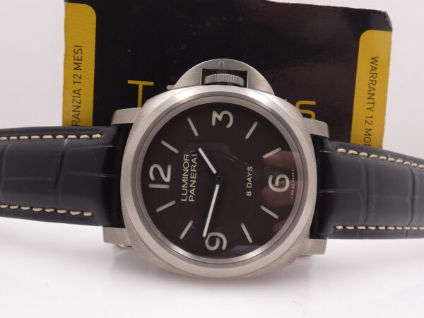 Panerai Luminor Base 8 Days Titanium 44mm PAM00562 BOX PAPERS & STICKERS Anno 2018 Manuale OP6938 BROWN SANDWICH DIAL Edizione Limitata 1000pc al Mondo