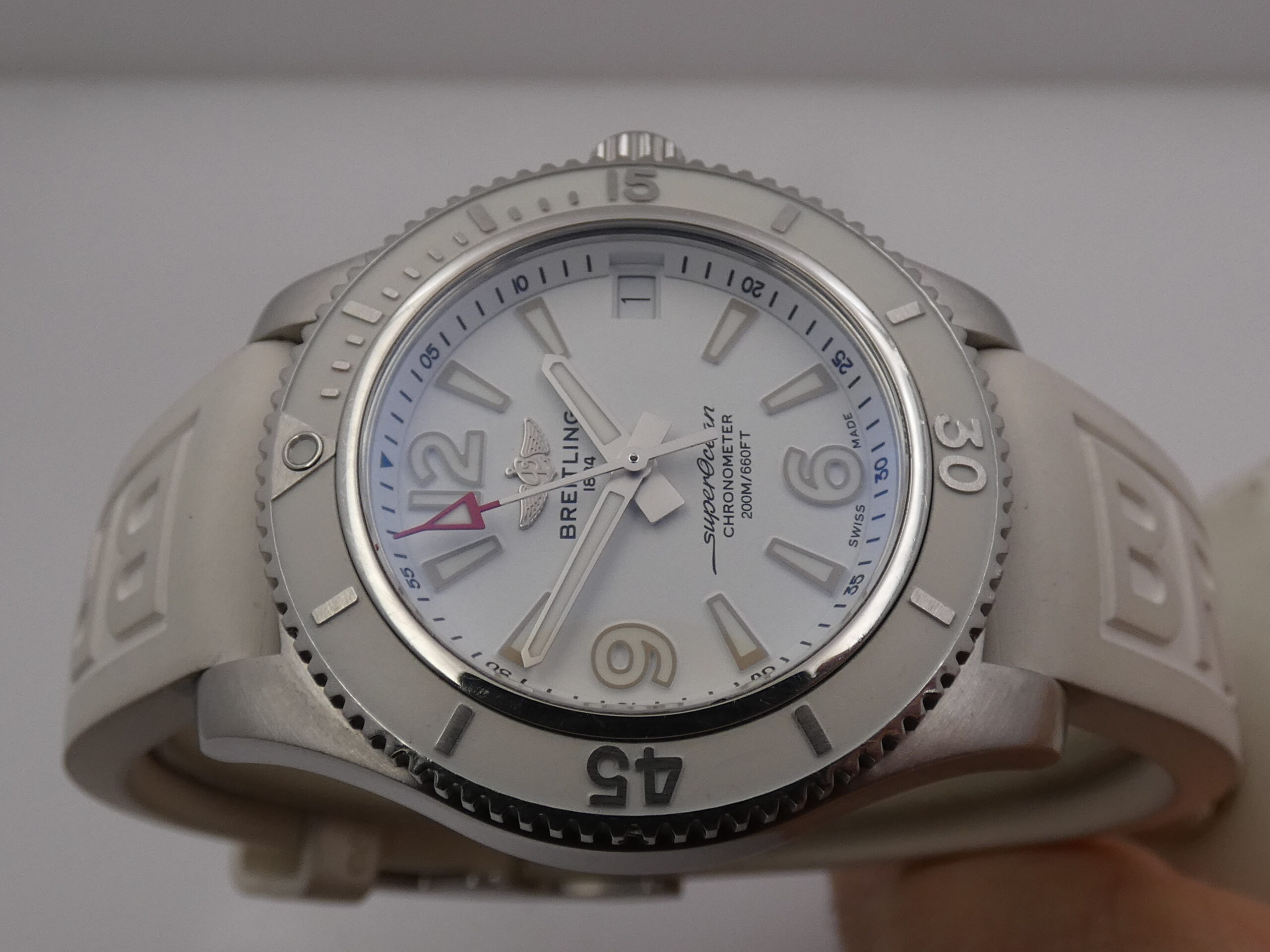 Breitling Superocean 36 A17316 Automatico WITH PAPERS & C.O.S.C. White DIAL & BEZEL Acciaio for Ladies