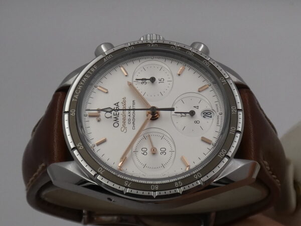 Cronografo Omega Speedmaster 38mm Co-Axial  BOX&PAPERS Maggio 2024 Automatico Acciaio 324.32.38.50.02.001