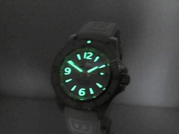 Breitling Superocean 36 A17316 Automatico WITH PAPERS & C.O.S.C. White DIAL & BEZEL Acciaio for Ladies