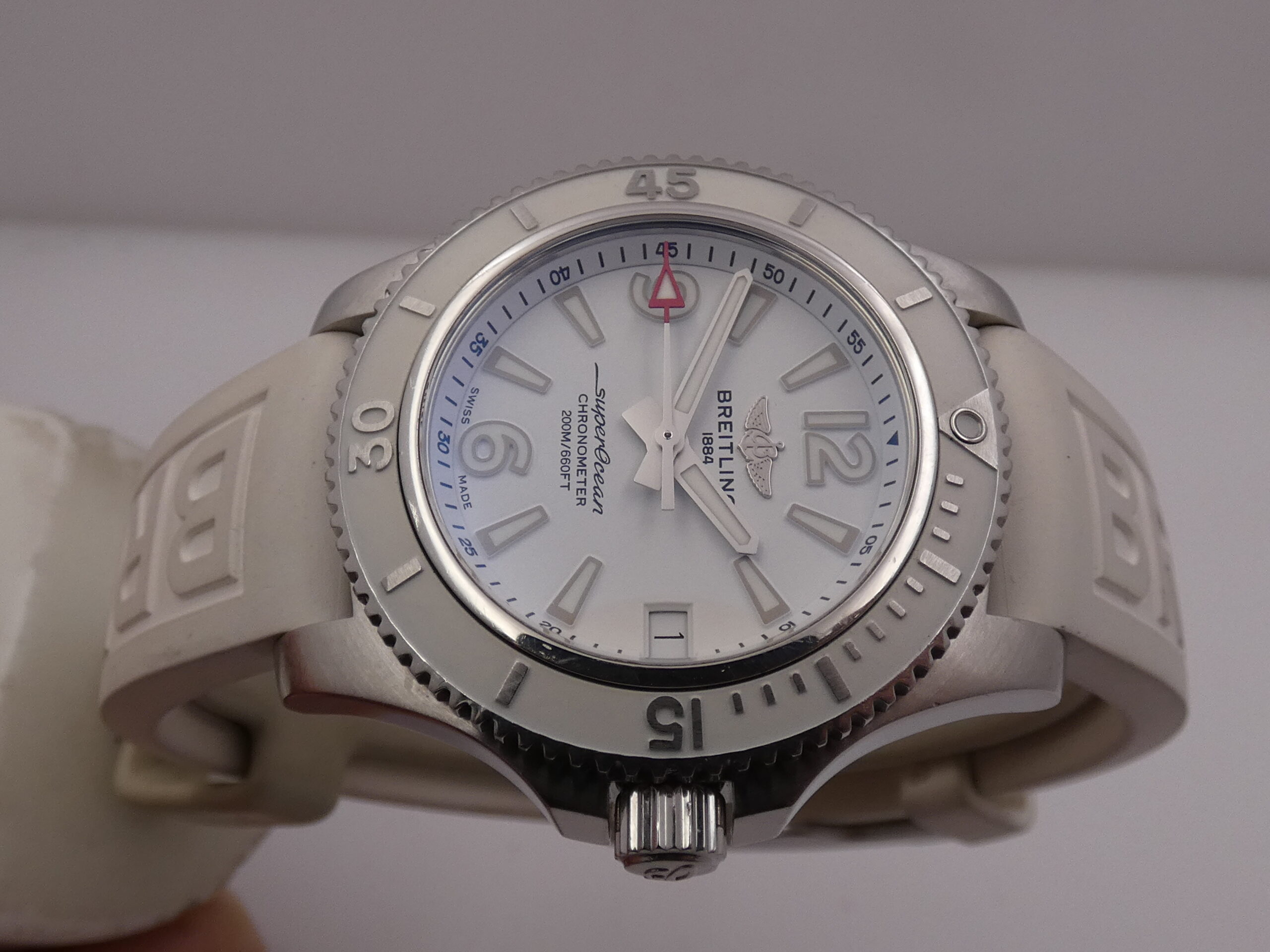 Breitling Superocean 36 A17316 Automatico WITH PAPERS & C.O.S.C. White DIAL & BEZEL Acciaio for Ladies - immagine 3