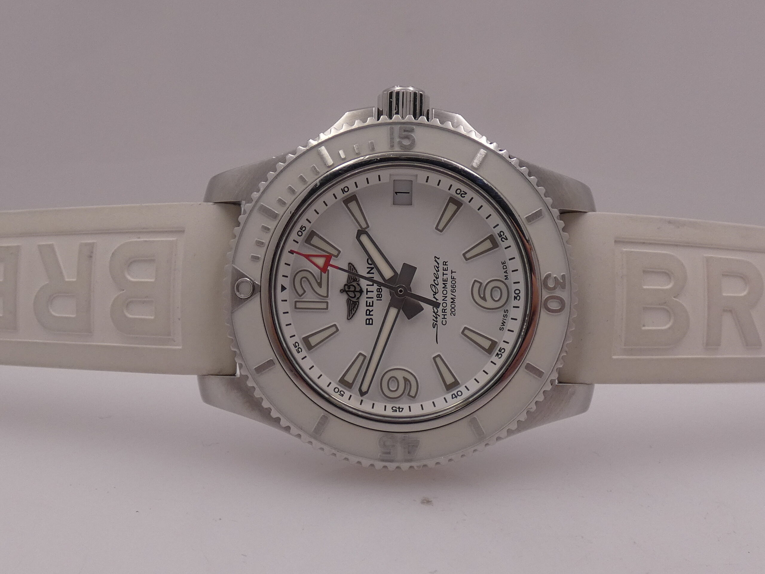 Breitling Superocean 36 A17316 Automatico WITH PAPERS & C.O.S.C. White DIAL & BEZEL Acciaio for Ladies - immagine 4