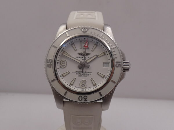 Breitling Superocean 36 A17316 Automatico WITH PAPERS & C.O.S.C. White DIAL & BEZEL Acciaio for Ladies