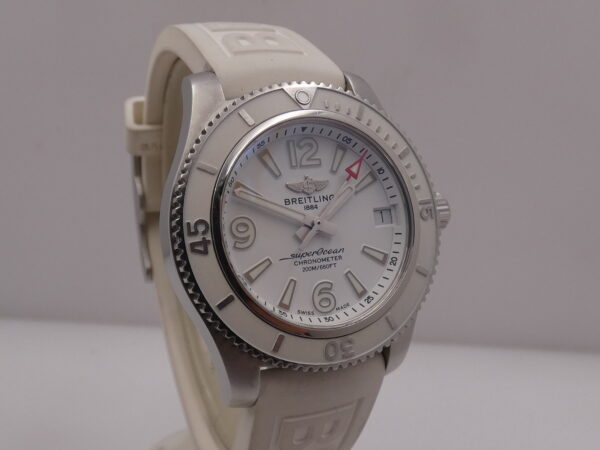 Breitling Superocean 36 A17316 Automatico WITH PAPERS & C.O.S.C. White DIAL & BEZEL Acciaio for Ladies
