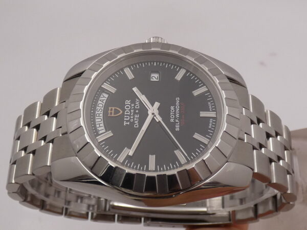 Tudor Classic Date+Day 41mm 23010 BLACK DIAL Automatico Acciaio Braccialato