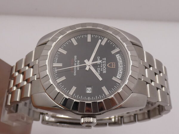 Tudor Classic Date+Day 41mm 23010 BLACK DIAL Automatico Acciaio Braccialato