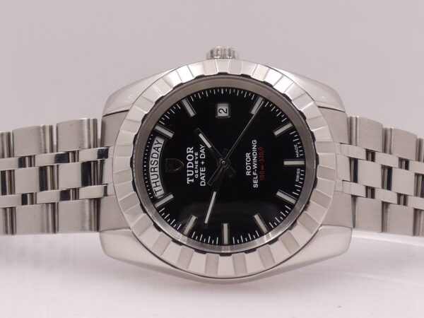 Tudor Classic Date+Day 41mm 23010 BLACK DIAL Automatico Acciaio Braccialato