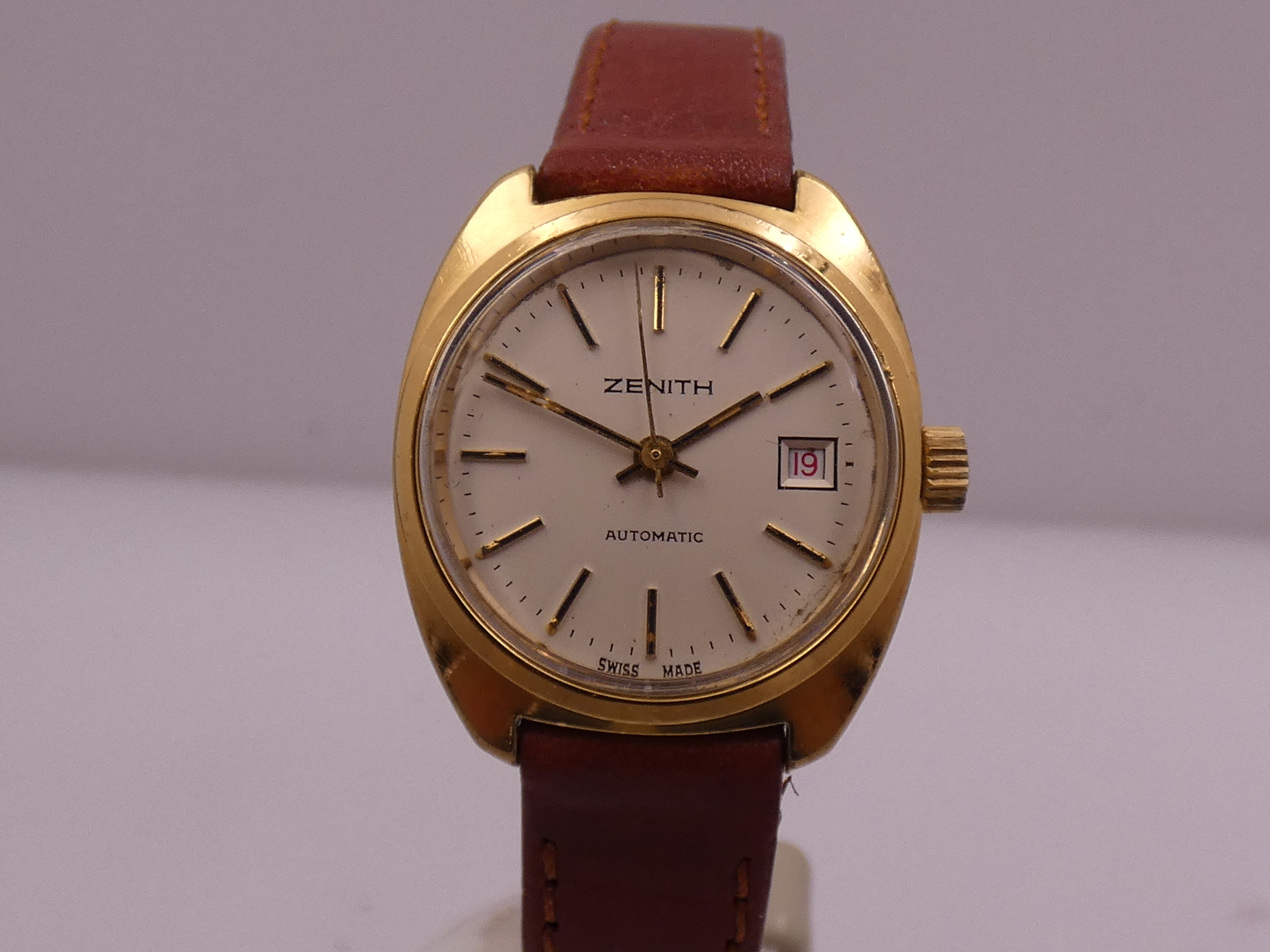Zenith Lady Automatic Vintage APPENA REVISIONATO Ghiera Elettroplaccata Oro 18Kt & Acciaio RED DATE Anni 70's 20.0660.485 - immagine 8