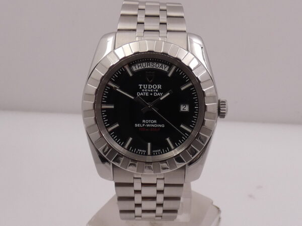 Tudor Classic Date+Day 41mm 23010 BLACK DIAL Automatico Acciaio Braccialato
