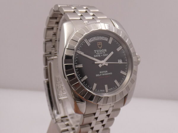 Tudor Classic Date+Day 41mm 23010 BLACK DIAL Automatico Acciaio Braccialato